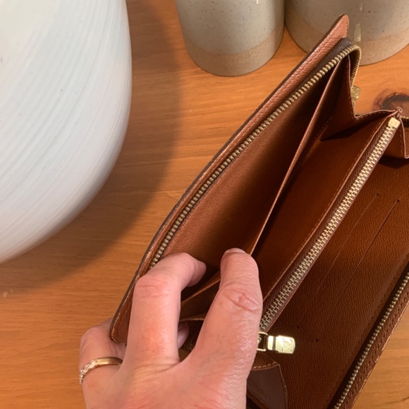 LOUIS VUITTON ZIPPY WALLET MONOGRAM CANVAS ZIPPER WALLET - Picture 5 of 17